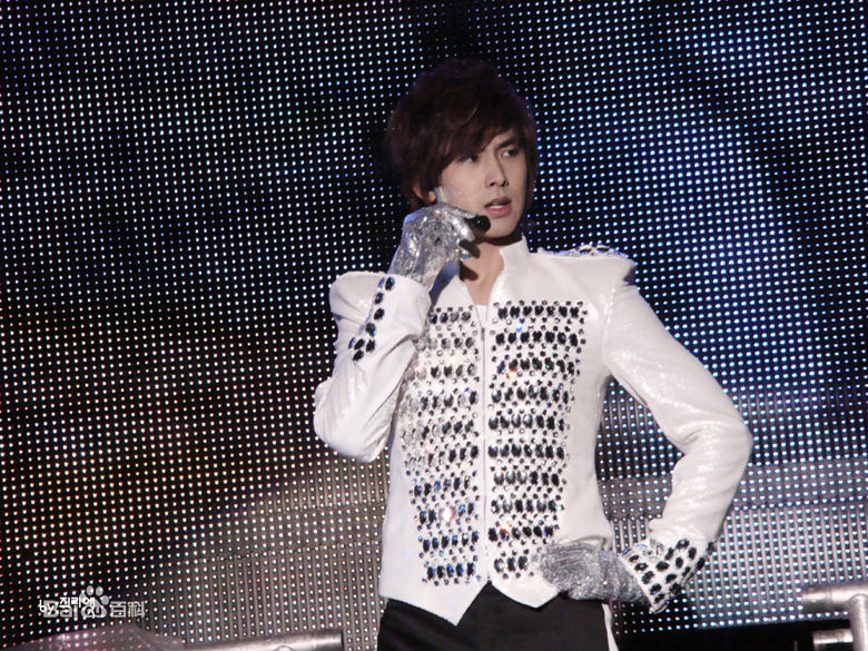郑允浩(ユンホ（ユノ）、Jung Yunho、Jeong Yoonho)-MJ纪念公演舞台前后照片