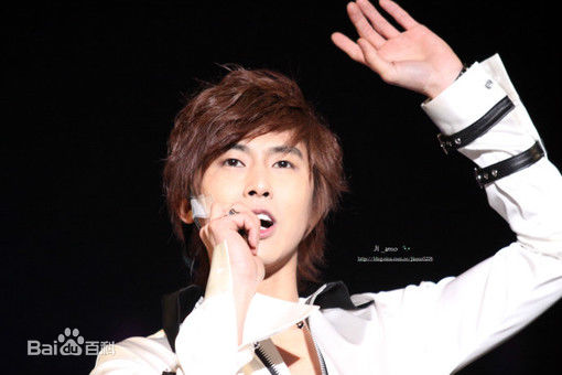 郑允浩(ユンホ（ユノ）、Jung Yunho、Jeong Yoonho)-MJ纪念公演舞台前后照片