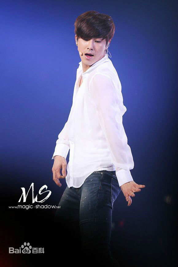 郑允浩(ユンホ（ユノ）、Jung Yunho、Jeong Yoonho)-SOLO舞台前后照片