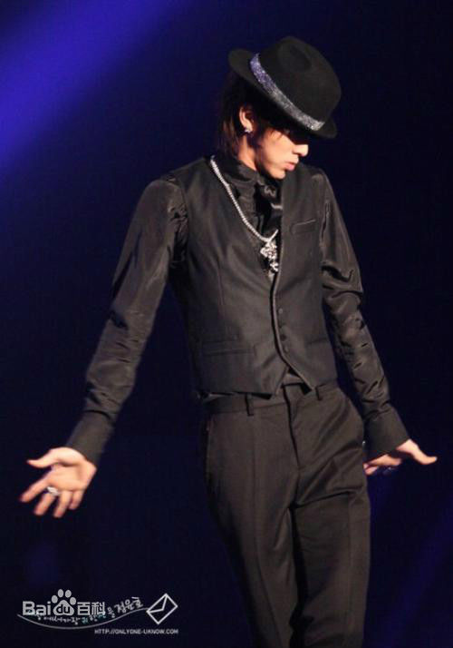 郑允浩(ユンホ（ユノ）、Jung Yunho、Jeong Yoonho)-SOLO舞台前后照片