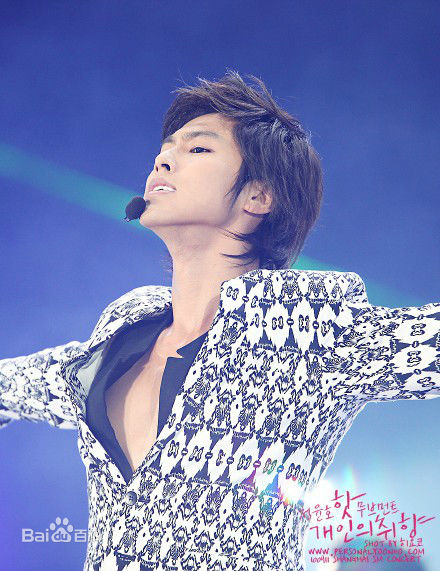 郑允浩(ユンホ（ユノ）、Jung Yunho、Jeong Yoonho)-SOLO舞台前后照片