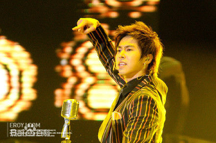 郑允浩(ユンホ（ユノ）、Jung Yunho、Jeong Yoonho)-SOLO舞台前后照片