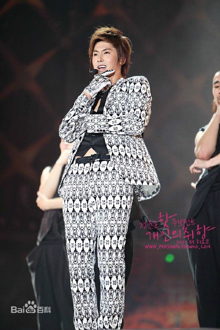 郑允浩(ユンホ（ユノ）、Jung Yunho、Jeong Yoonho)-SOLO舞台前后照片