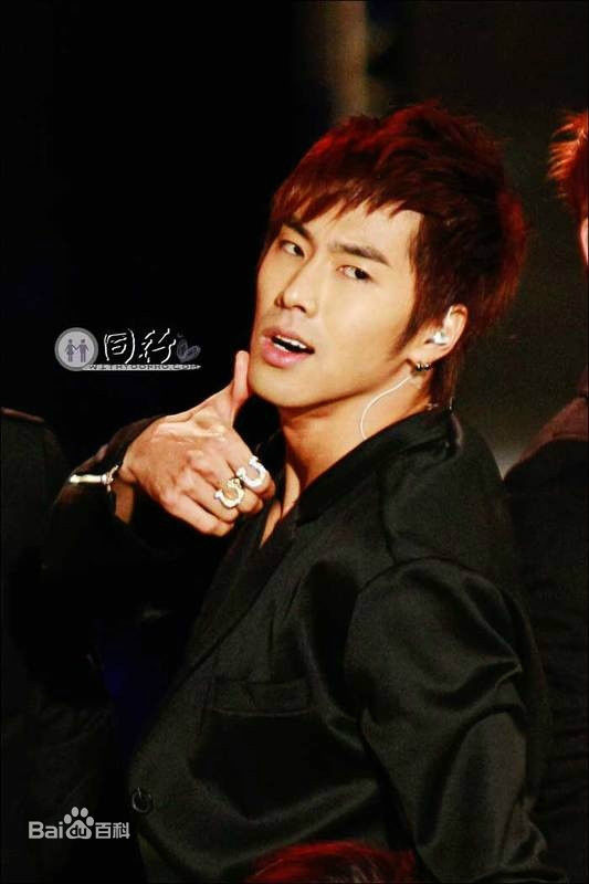 郑允浩(ユンホ（ユノ）、Jung Yunho、Jeong Yoonho)-打歌舞台前后照片