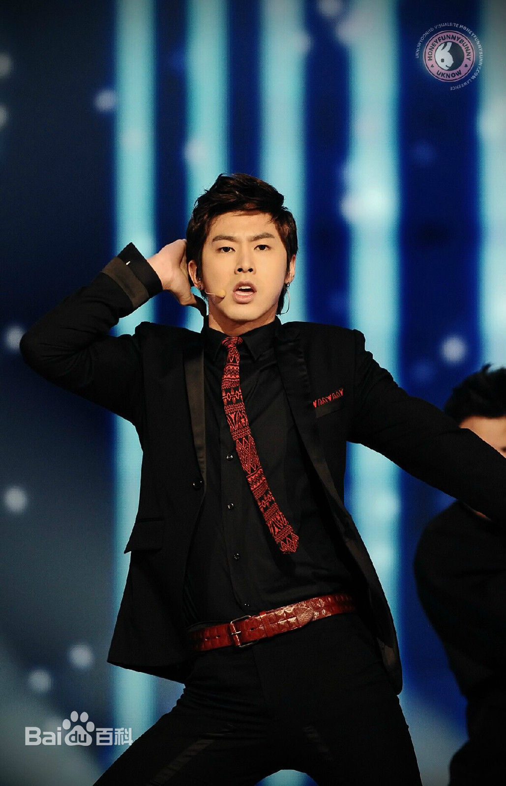 郑允浩(ユンホ（ユノ）、Jung Yunho、Jeong Yoonho)-打歌舞台前后照片