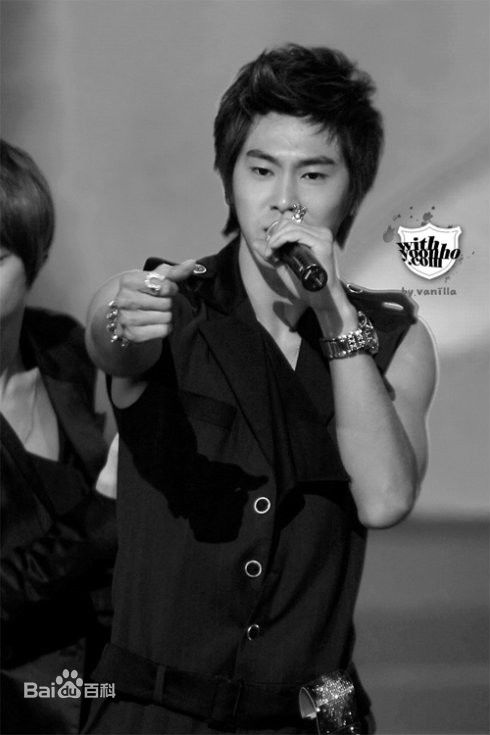 郑允浩(ユンホ（ユノ）、Jung Yunho、Jeong Yoonho)-打歌舞台前后照片