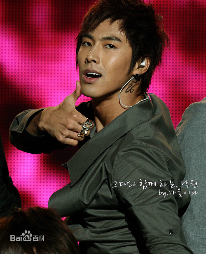 郑允浩(ユンホ（ユノ）、Jung Yunho、Jeong Yoonho)-打歌舞台前后照片