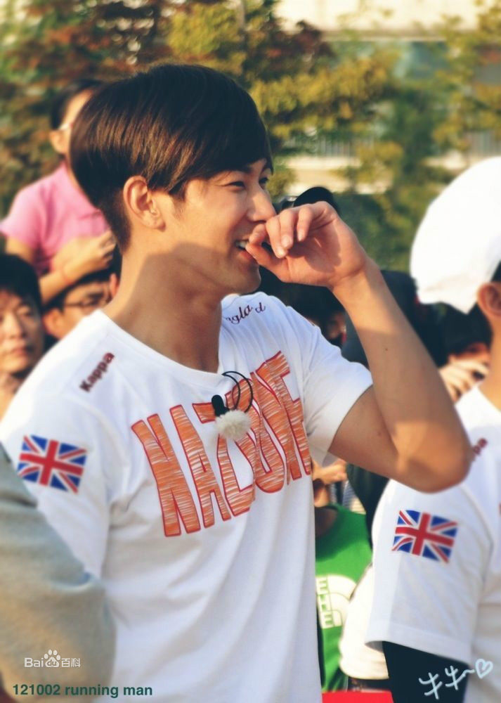 郑允浩(ユンホ（ユノ）、Jung Yunho、Jeong Yoonho)-综艺舞台前后照片