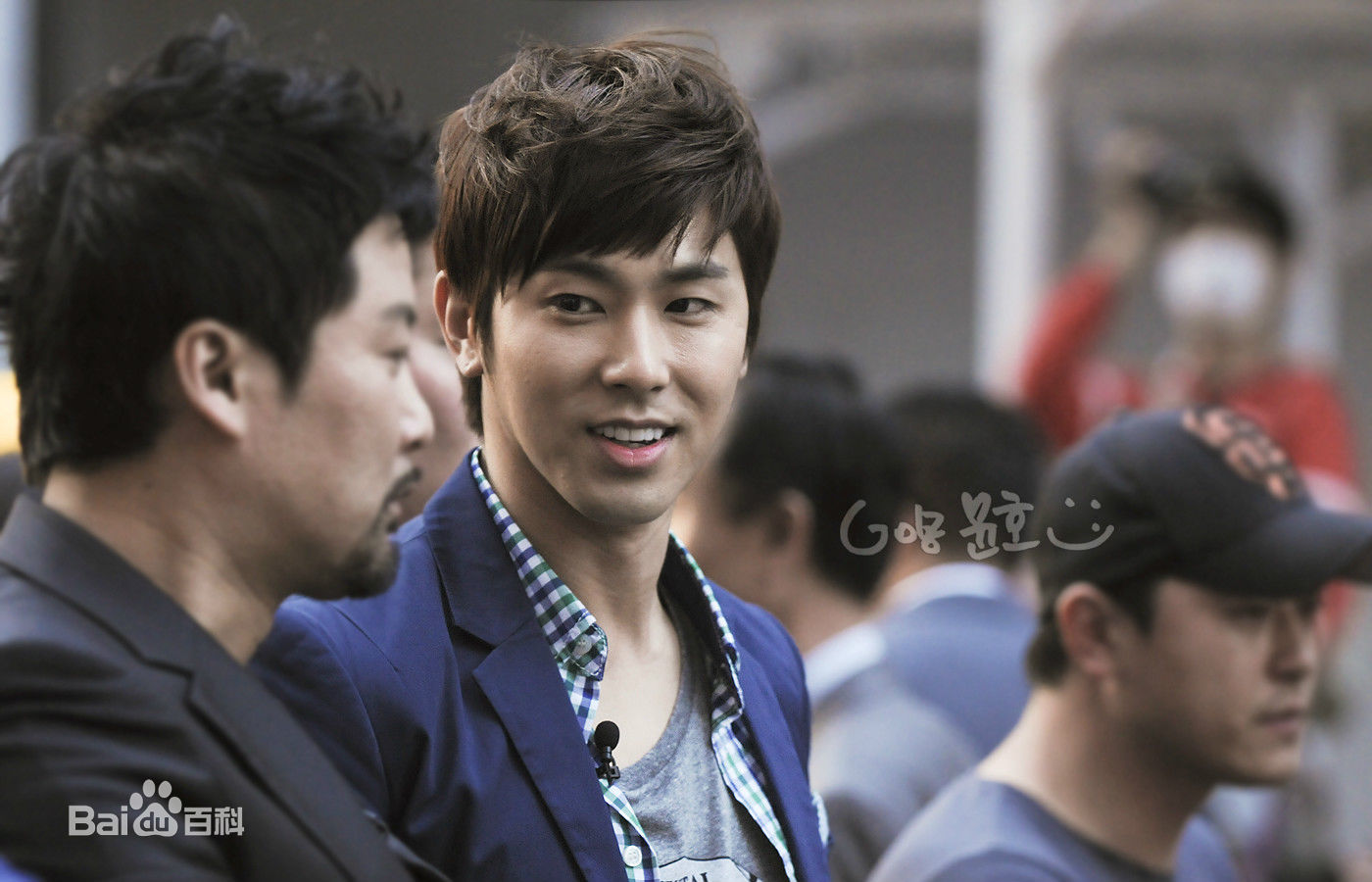 郑允浩(ユンホ（ユノ）、Jung Yunho、Jeong Yoonho)-综艺舞台前后照片