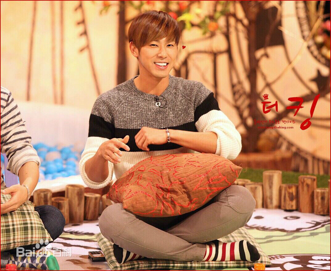 郑允浩(ユンホ（ユノ）、Jung Yunho、Jeong Yoonho)-综艺舞台前后照片