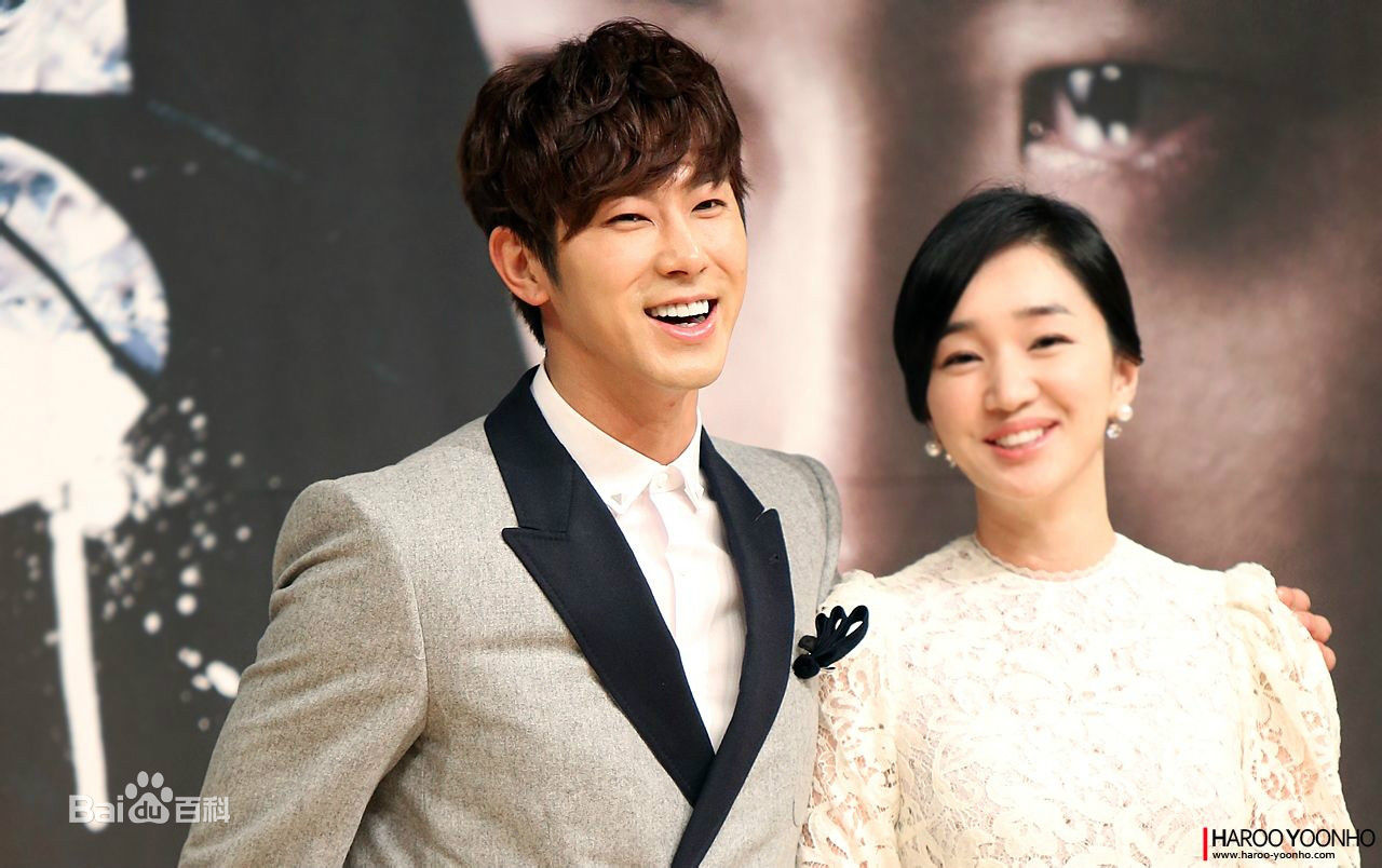 郑允浩(ユンホ（ユノ）、Jung Yunho、Jeong Yoonho)-新闻发布会前后照片