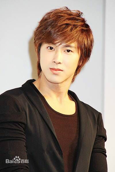 郑允浩(ユンホ（ユノ）、Jung Yunho、Jeong Yoonho)-新闻发布会前后照片