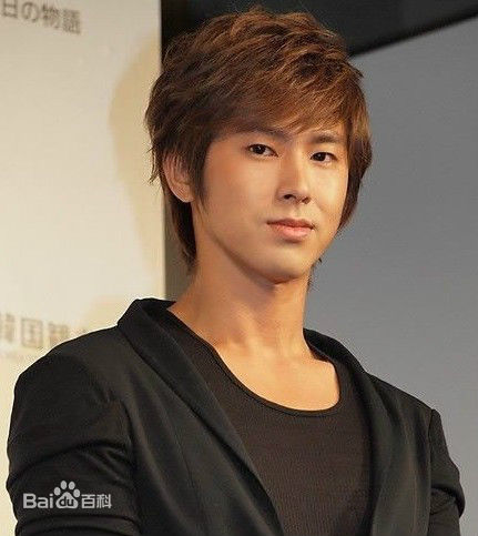 郑允浩(ユンホ（ユノ）、Jung Yunho、Jeong Yoonho)-新闻发布会前后照片