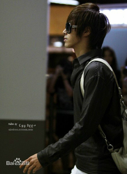 郑允浩(ユンホ（ユノ）、Jung Yunho、Jeong Yoonho)-机场饭拍图片图集