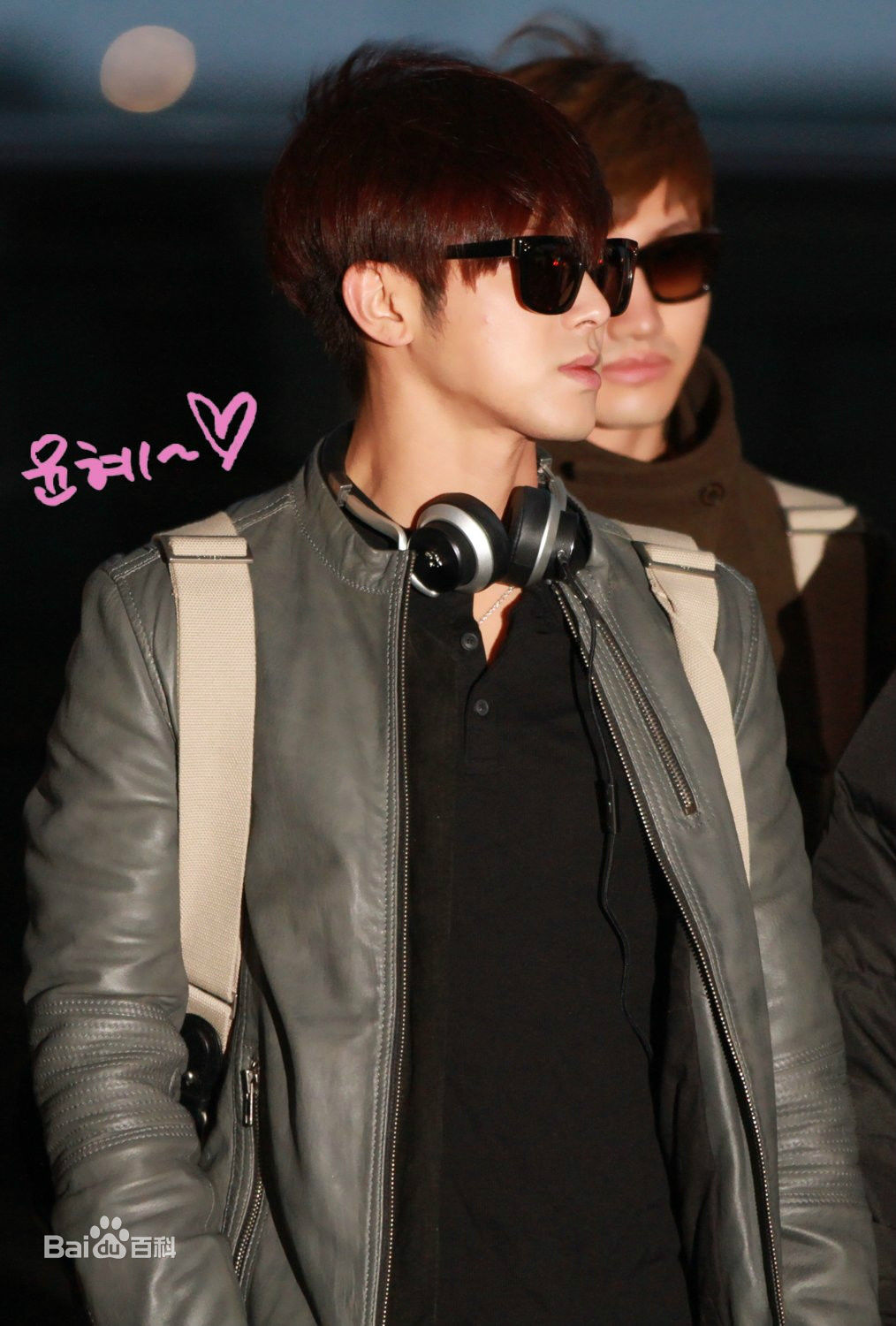 郑允浩(ユンホ（ユノ）、Jung Yunho、Jeong Yoonho)-机场饭拍图片图集