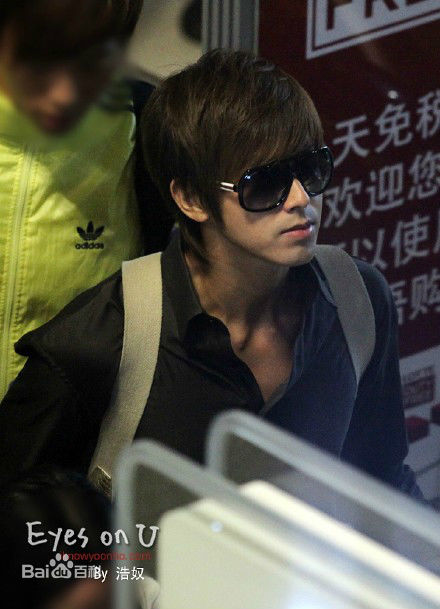 郑允浩(ユンホ（ユノ）、Jung Yunho、Jeong Yoonho)-机场饭拍图片图集