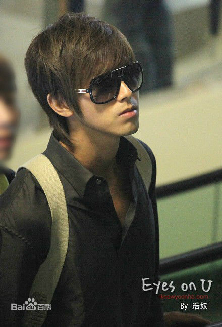郑允浩(ユンホ（ユノ）、Jung Yunho、Jeong Yoonho)-机场饭拍图片图集