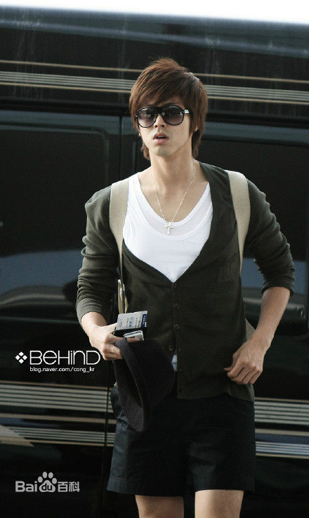 郑允浩(ユンホ（ユノ）、Jung Yunho、Jeong Yoonho)-机场饭拍图片图集