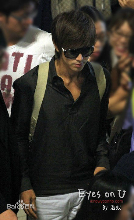 郑允浩(ユンホ（ユノ）、Jung Yunho、Jeong Yoonho)-机场饭拍图片图集