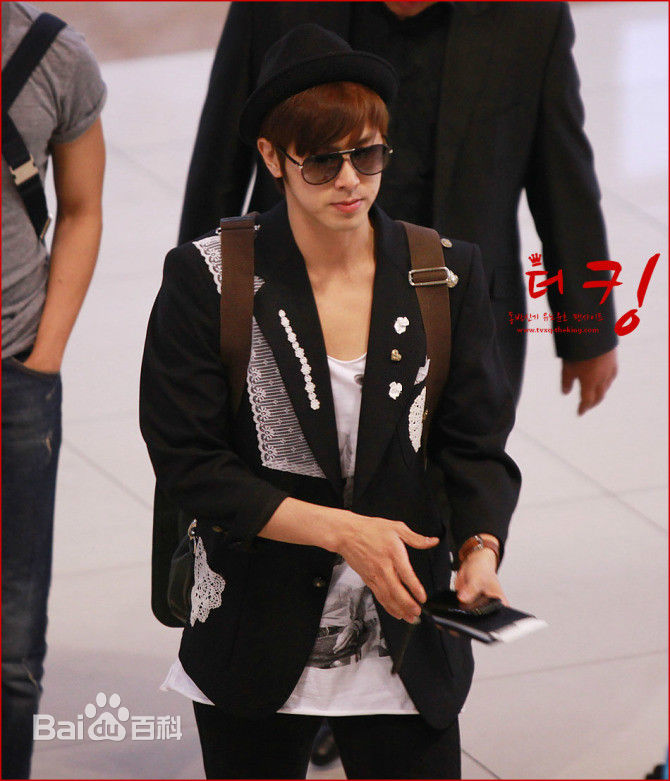 郑允浩(ユンホ（ユノ）、Jung Yunho、Jeong Yoonho)-机场饭拍图片图集