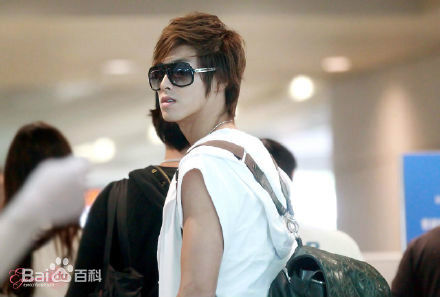 郑允浩(ユンホ（ユノ）、Jung Yunho、Jeong Yoonho)-机场饭拍图片图集