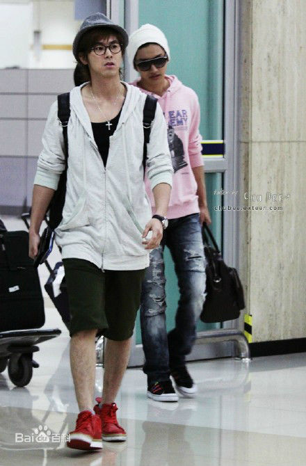 郑允浩(ユンホ（ユノ）、Jung Yunho、Jeong Yoonho)-机场饭拍图片图集