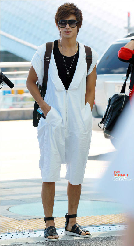 郑允浩(ユンホ（ユノ）、Jung Yunho、Jeong Yoonho)-机场饭拍图片图集