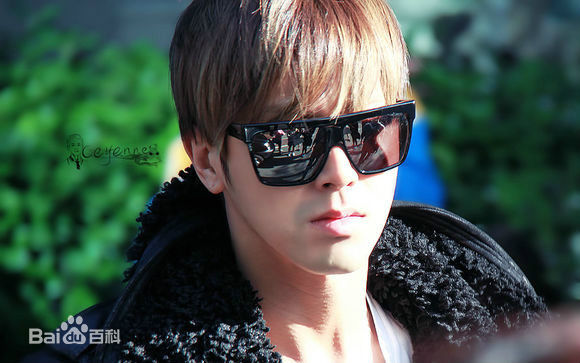 郑允浩(ユンホ（ユノ）、Jung Yunho、Jeong Yoonho)-上班饭拍生活照相册