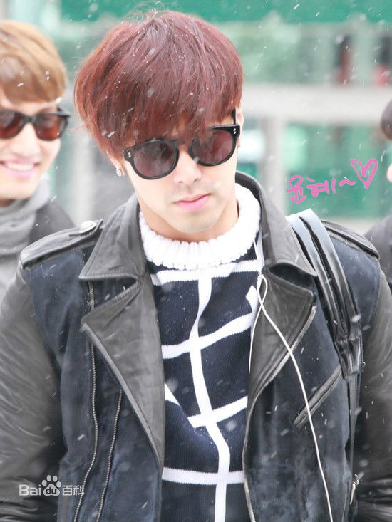 郑允浩(ユンホ（ユノ）、Jung Yunho、Jeong Yoonho)-上班饭拍生活照相册