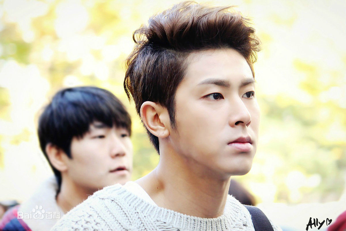 郑允浩(ユンホ（ユノ）、Jung Yunho、Jeong Yoonho)-上班饭拍生活照相册