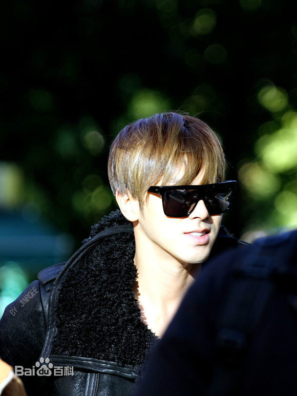 郑允浩(ユンホ（ユノ）、Jung Yunho、Jeong Yoonho)-上班饭拍生活照相册