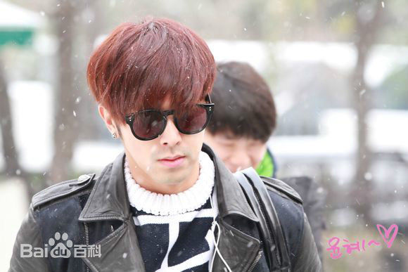 郑允浩(ユンホ（ユノ）、Jung Yunho、Jeong Yoonho)-上班饭拍生活照相册