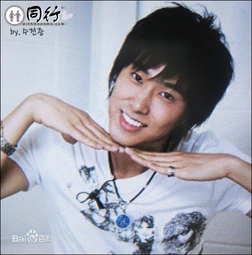 郑允浩(ユンホ（ユノ）、Jung Yunho、Jeong Yoonho)笑靥如喵的前后照片