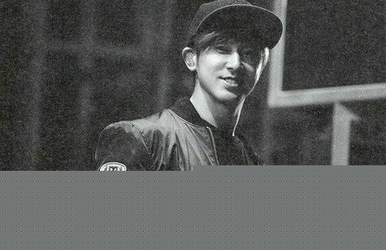 郑允浩(ユンホ（ユノ）、Jung Yunho、Jeong Yoonho)笑靥如喵的前后照片