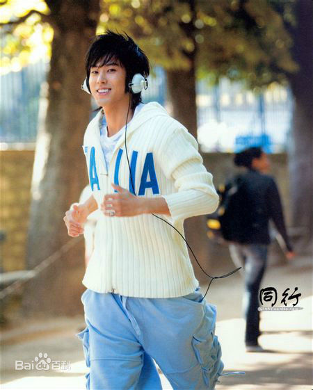 郑允浩(ユンホ（ユノ）、Jung Yunho、Jeong Yoonho)笑靥如喵的前后照片