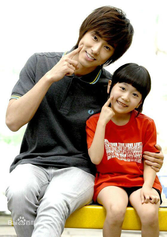 郑允浩(ユンホ（ユノ）、Jung Yunho、Jeong Yoonho)笑靥如喵的前后照片