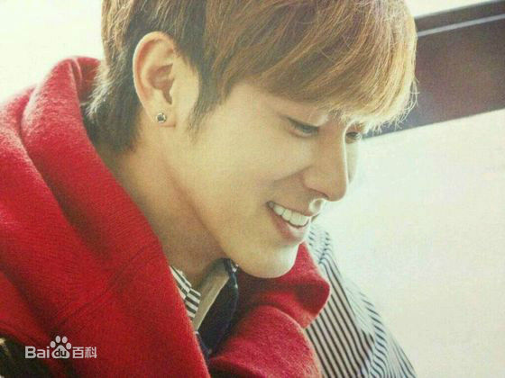 郑允浩(ユンホ（ユノ）、Jung Yunho、Jeong Yoonho)笑靥如喵的前后照片