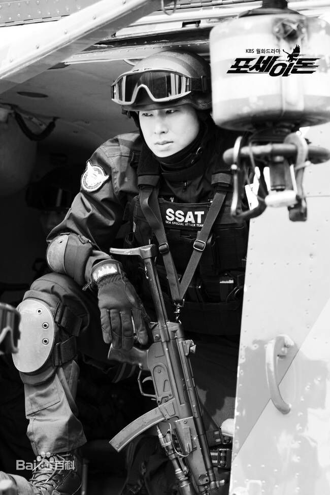 郑允浩(ユンホ（ユノ）、Jung Yunho、Jeong Yoonho)霸气外露的性感图片图集