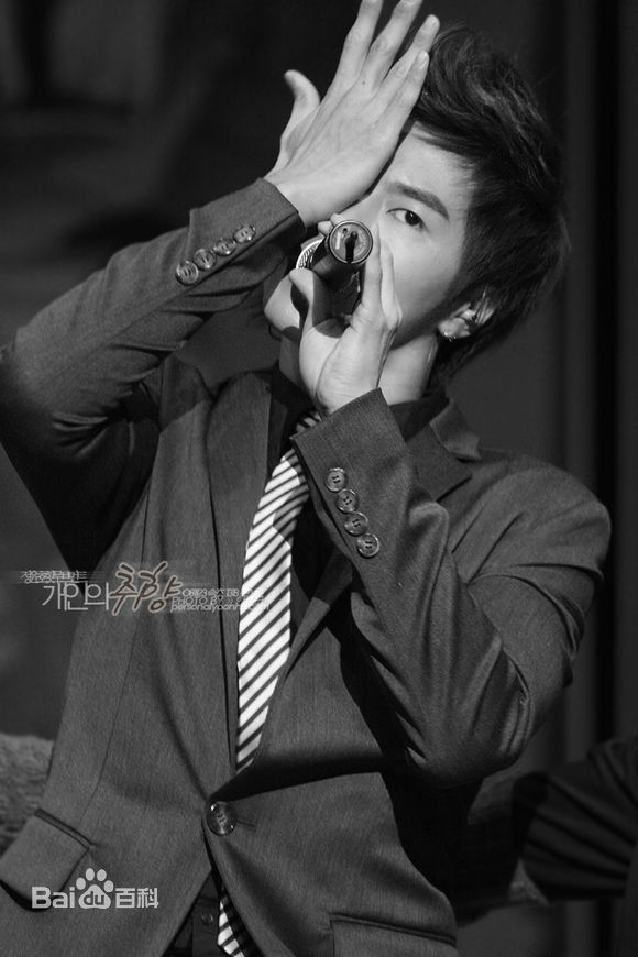 郑允浩(ユンホ（ユノ）、Jung Yunho、Jeong Yoonho)霸气外露的性感图片图集