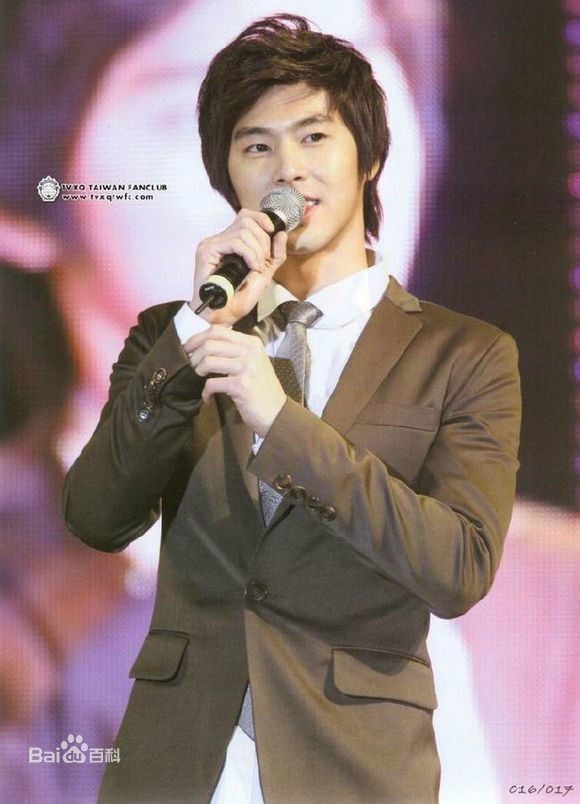 郑允浩(ユンホ（ユノ）、Jung Yunho、Jeong Yoonho)霸气外露的性感图片图集