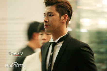 郑允浩(ユンホ（ユノ）、Jung Yunho、Jeong Yoonho)霸气外露的性感图片图集