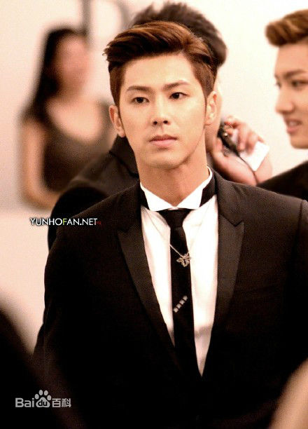 郑允浩(ユンホ（ユノ）、Jung Yunho、Jeong Yoonho)霸气外露的性感图片图集