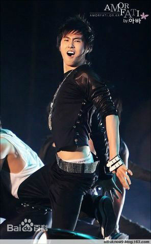 郑允浩(ユンホ（ユノ）、Jung Yunho、Jeong Yoonho)行走的R18图册