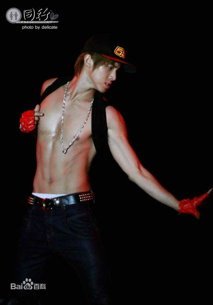 郑允浩(ユンホ（ユノ）、Jung Yunho、Jeong Yoonho)行走的R18图册