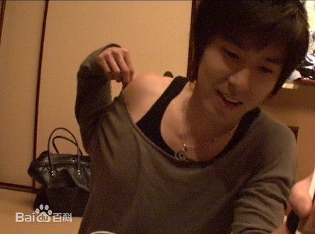 郑允浩(ユンホ（ユノ）、Jung Yunho、Jeong Yoonho)行走的R18图册