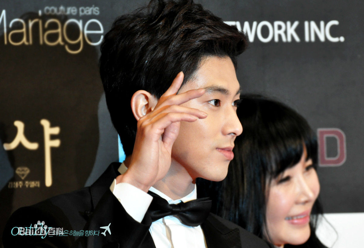 郑允浩(ユンホ（ユノ）、Jung Yunho、Jeong Yoonho)2010韩国珠宝展 亚洲明星奖图册