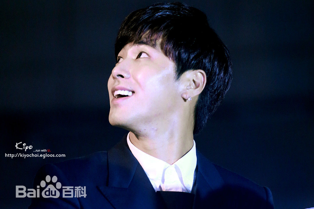 郑允浩(ユンホ（ユノ）、Jung Yunho、Jeong Yoonho)光州双年展宣传大使前后照片