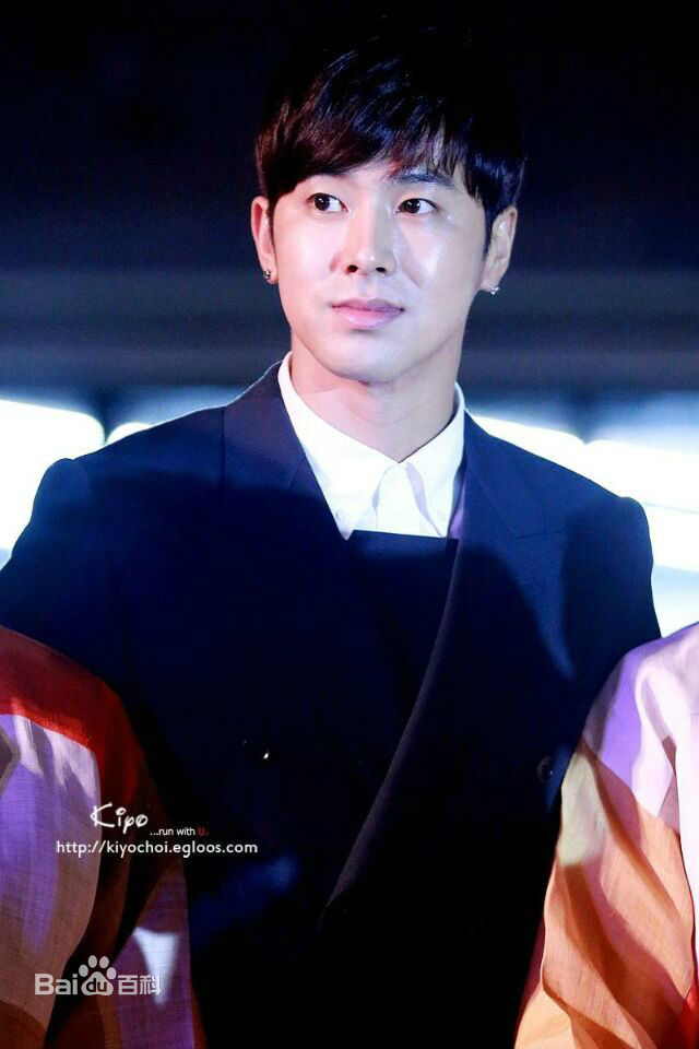 郑允浩(ユンホ（ユノ）、Jung Yunho、Jeong Yoonho)光州双年展宣传大使前后照片