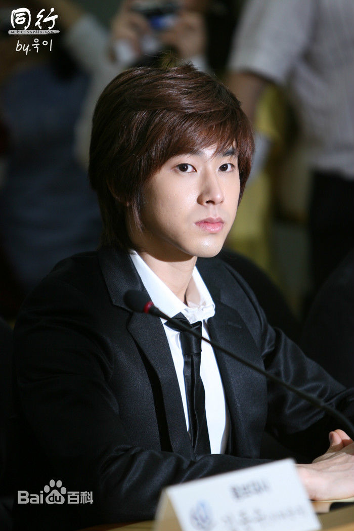 郑允浩(ユンホ（ユノ）、Jung Yunho、Jeong Yoonho)明智大学周年宣传大使前后照片