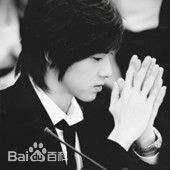 郑允浩(ユンホ（ユノ）、Jung Yunho、Jeong Yoonho)明智大学周年宣传大使前后照片